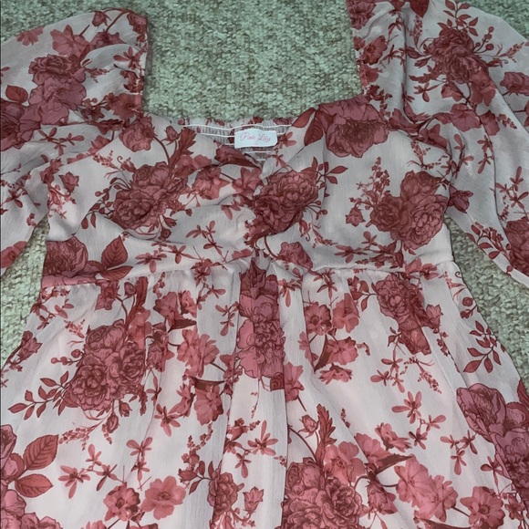 Pink Lily Floral Pink and White SweetHeart Neckline Woven Dress - Picture 4 of 6
